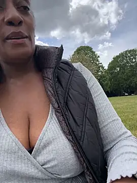 ThatNanNextDoor webcam show