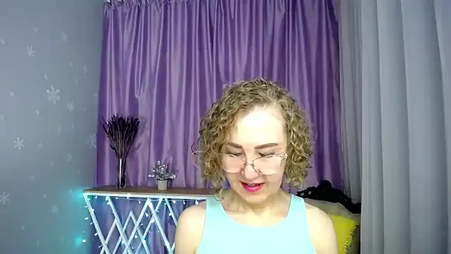 queen_a_n_i's Webcam Show
