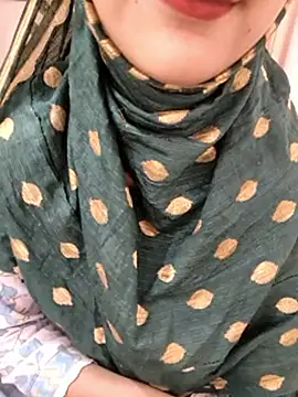 Indian-Aleena élő XXX-chatje
