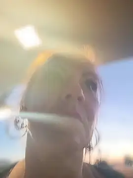 nakedgarbageperson's Live XXX Chat