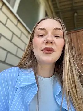 MilaMoone 现场XXX聊天