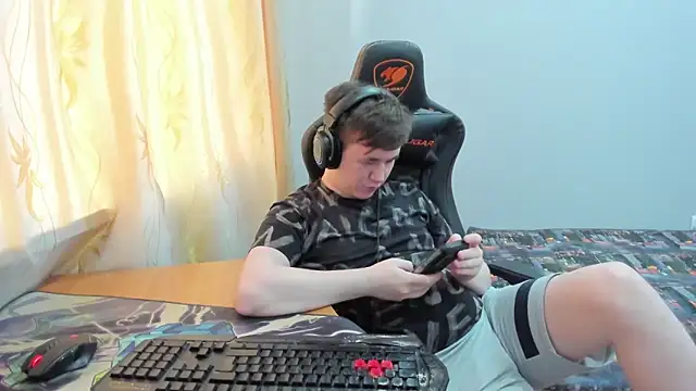 iliaskrislove's Live XXX Chat