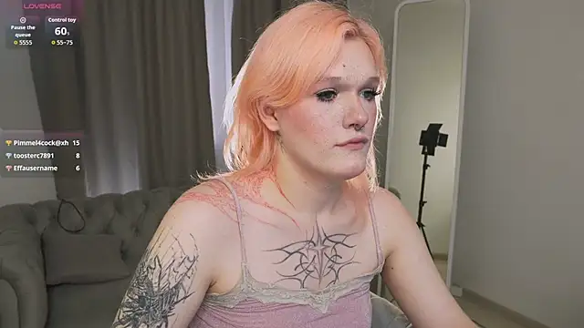 Lollita_Morgan élő XXX-chatje