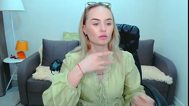 LiluMoon__'s Live XXX Chat