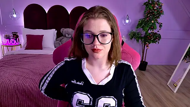 AlmaSound live XXX chat