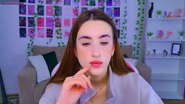 MadisonRen Adlı Modelin Canlı XXX Sohbeti
