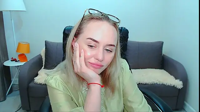 Chat XXX en directo de LiluMoon__