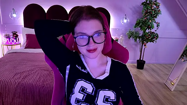 AlmaSound Adlı Modelin Canlı XXX Sohbeti