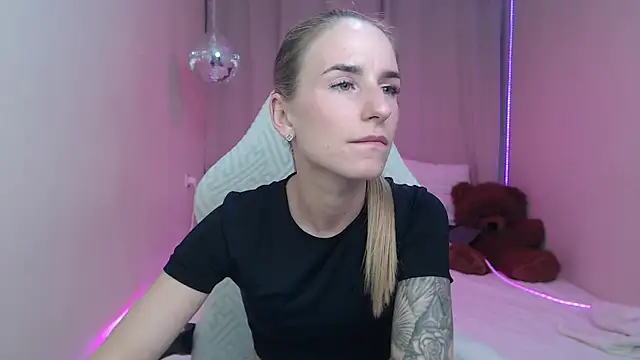 DeboraHorny Adlı Modelin Canlı XXX Sohbeti