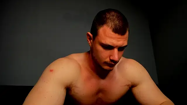 Webkamerová show Troy_Bigtitan