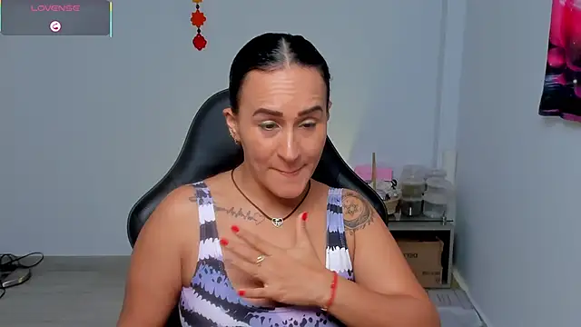 Вебкам-шоу Sara_Charmy