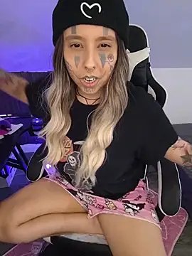 دردشة ThatAltGirl الجنسية المباشرة