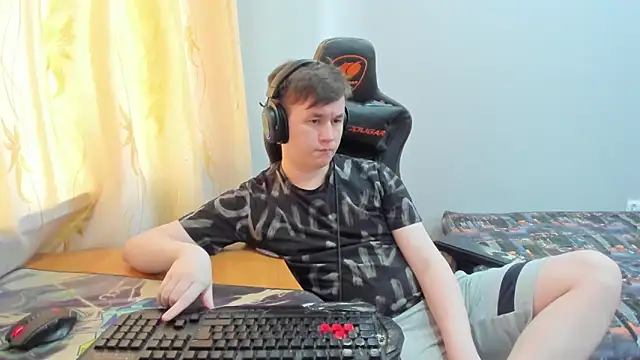 iliaskrislove Chat XXX live