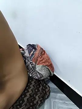 queen-reenu Webcam show