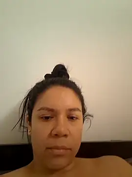 Aila_Phone Adlı Modelin Canlı XXX Sohbeti