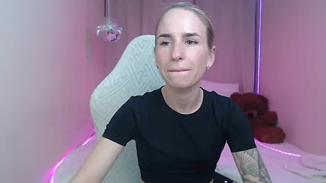 DeboraHorny Pertunjukan Webcam