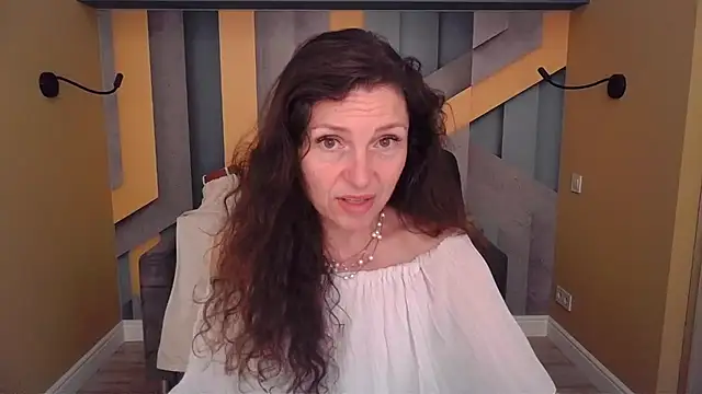 EllaLong Chat XXX in diretta