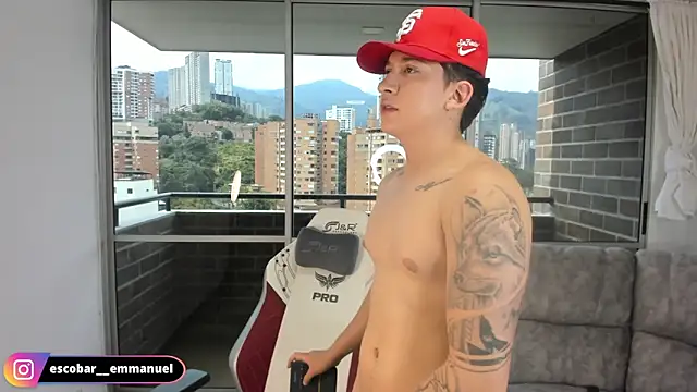 escobar_emmanuel Adlı Modelin Canlı XXX Sohbeti
