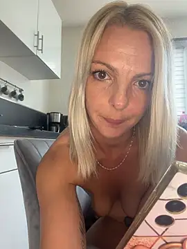 Chat XXX ao vivo de lilietseb02