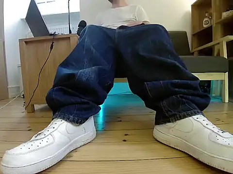 Pokazy przed kamerką – jonas_camboy