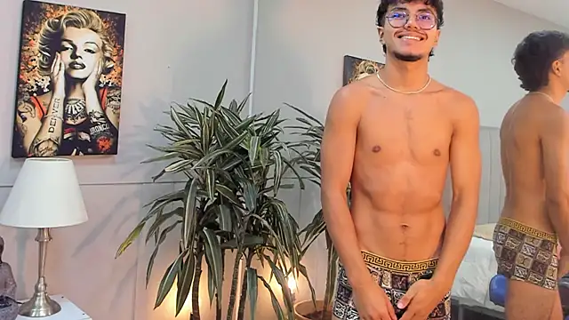 Chat XXX ao vivo de kai_storn