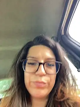 Chat +18 de NadiraNoor ao vivo