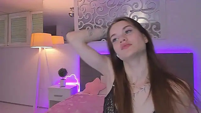 LuisaClover's Live XXX Chat