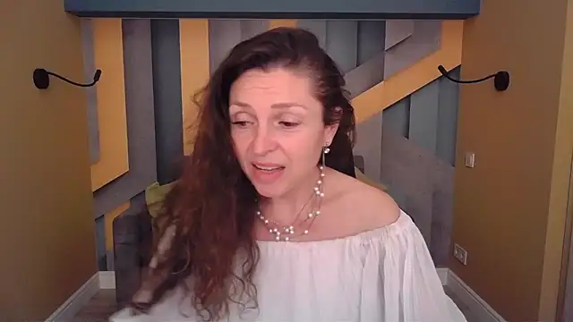 EllaLong's Live XXX Chat