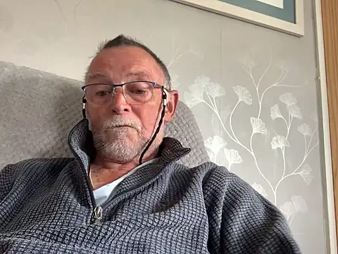 Moonraker64 Adlı Modelin Canlı XXX Sohbeti