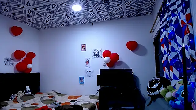 freddy_romasn Live XXX chat