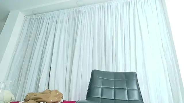 RpoolrboyのライブXXXチャット