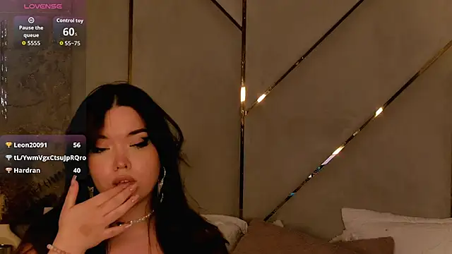 Živý XXX chat NaomiAster