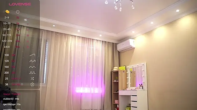 BananalizzyのライブXXXチャット