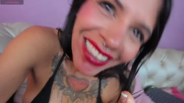 milavega_ Chat XXX live
