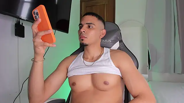 Chatroom XXX en direct de Lucca__