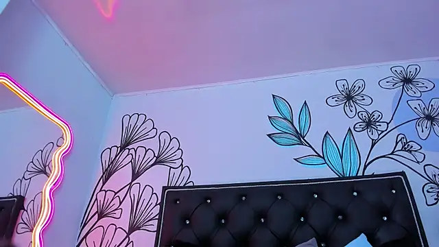 Sweet_Ariadna_'s Live XXX Chat