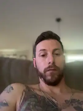 lockedstacking live XXX chat