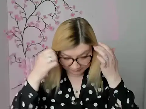 Lola_moree Adlı Modelin Canlı XXX Sohbeti