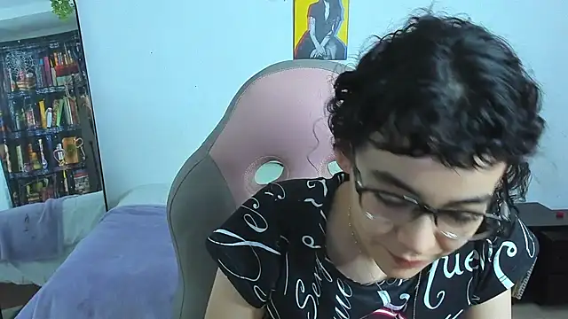 XXX chat uživo modela Iris_BonD