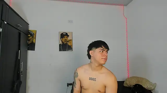 just2latins webcam show
