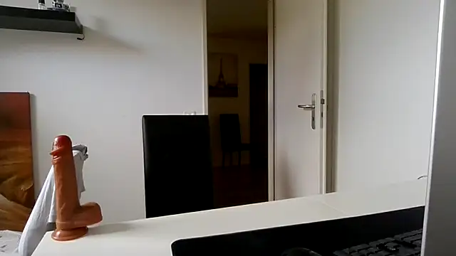 alpha-hunk élő XXX-chatje