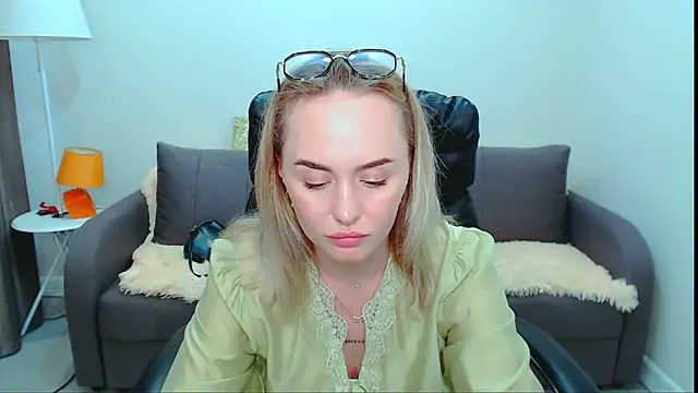 XXX chat uživo modela LiluMoon__