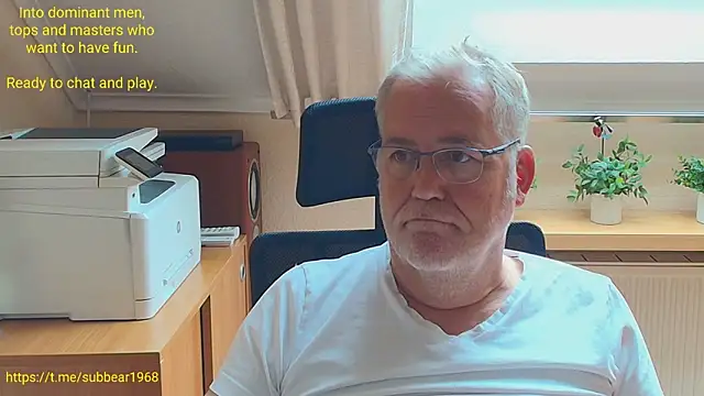 Show modela subbear1968 na web-kameri