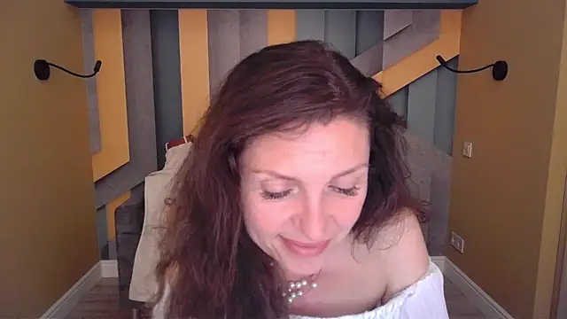 Chatroom XXX en direct de EllaLong