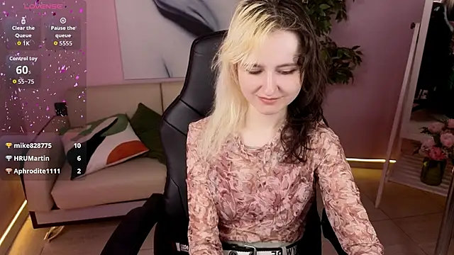 Chat +18 de LinaVeritas ao vivo
