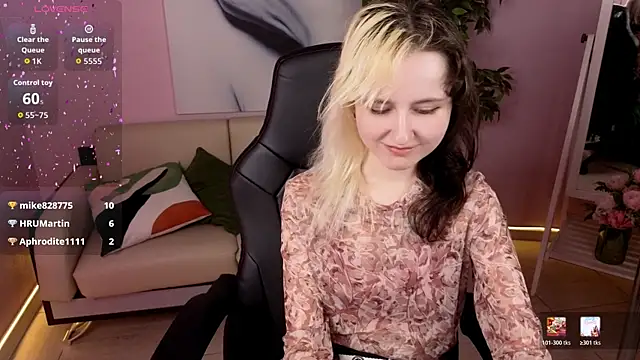 LinaVeritas' Live XXX Chat