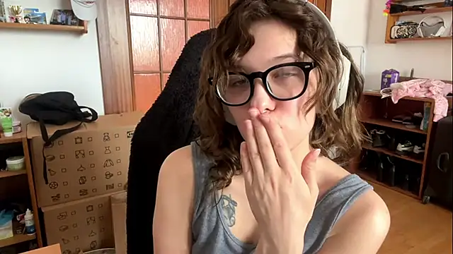 PillowPeachX: διαδικτυακό σόου στην κάμερα