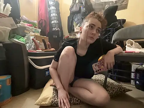Snowbunnycake_131 Adlı Modelin Web Kamerası Şovu