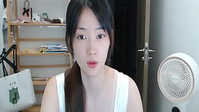 Mimi-cnbaby Adlı Modelin Canlı XXX Sohbeti