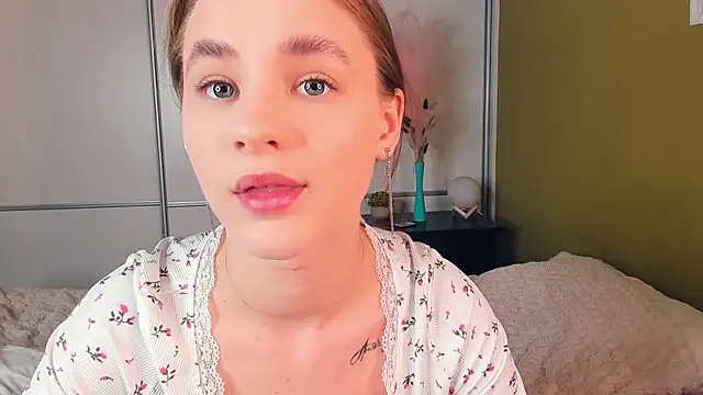 JinnyMcie Adlı Modelin Canlı XXX Sohbeti